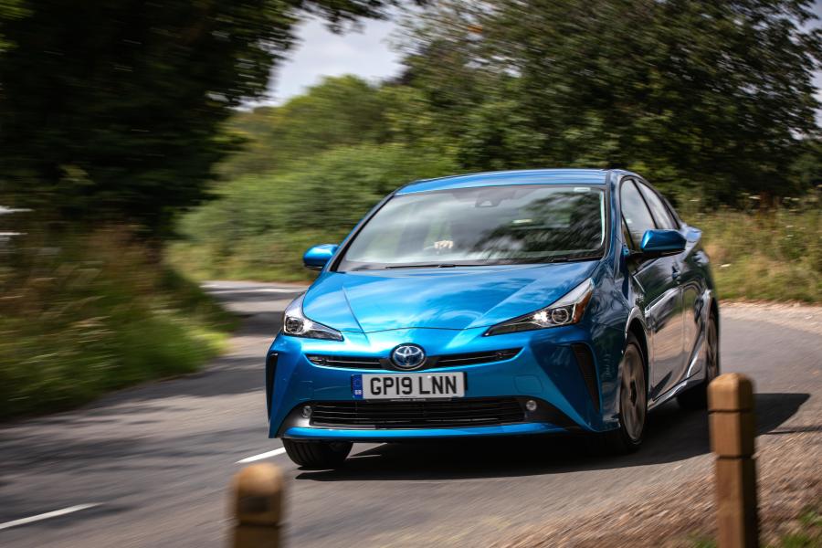  Toyota Prius 2019 года  (UK) (фото 35 из 37)